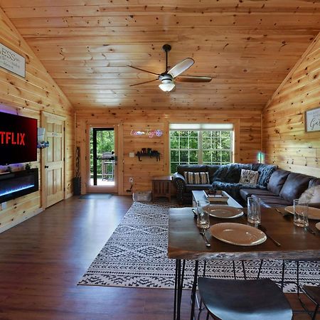 Enchanted Forest Cabin And Teepee! Lights & Laser Show! Private Hot Tub! Unique Stay! Sevierville Exteriér fotografie