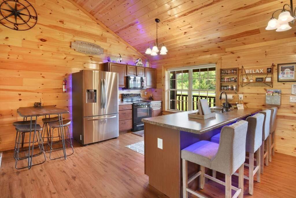 Enchanted Forest Cabin And Teepee! Lights & Laser Show! Private Hot Tub! Unique Stay! Sevierville Exteriér fotografie