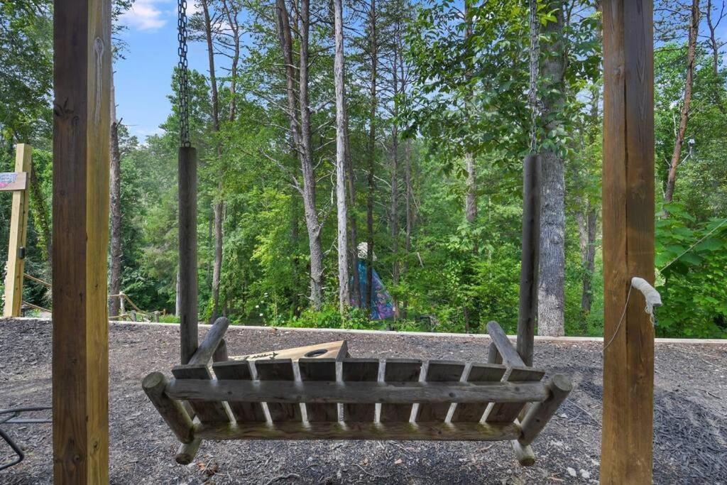 Enchanted Forest Cabin And Teepee! Lights & Laser Show! Private Hot Tub! Unique Stay! Sevierville Exteriér fotografie