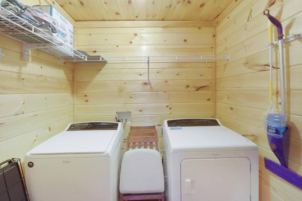 Enchanted Forest Cabin And Teepee! Lights & Laser Show! Private Hot Tub! Unique Stay! Sevierville Exteriér fotografie
