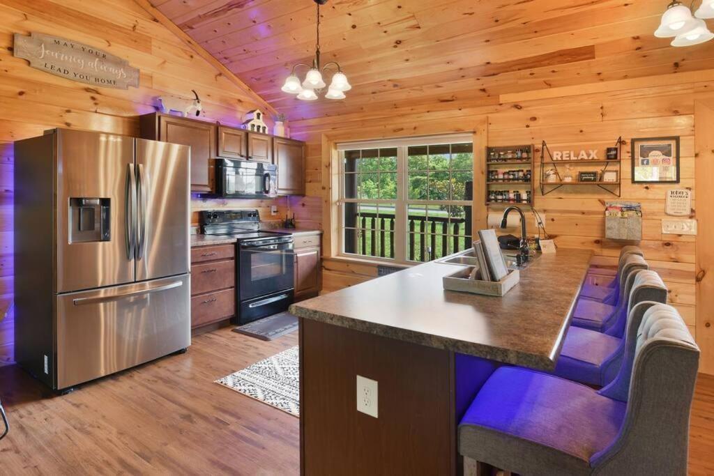 Enchanted Forest Cabin And Teepee! Lights & Laser Show! Private Hot Tub! Unique Stay! Sevierville Exteriér fotografie