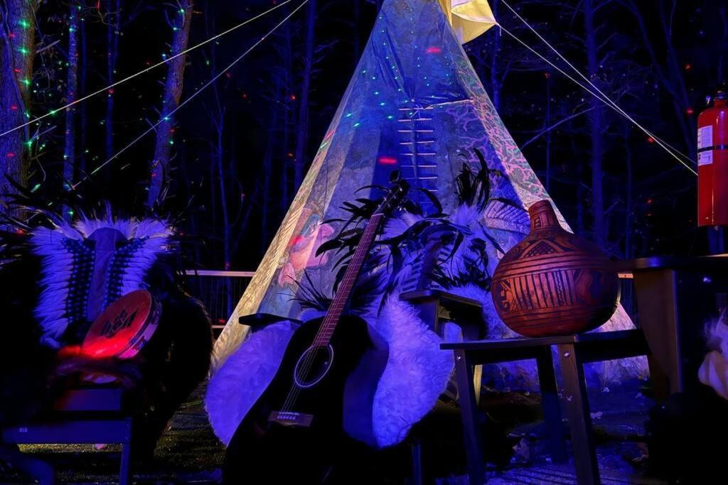Enchanted Forest Cabin And Teepee! Lights & Laser Show! Private Hot Tub! Unique Stay! Sevierville Exteriér fotografie