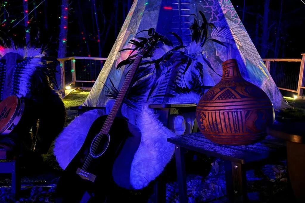 Enchanted Forest Cabin And Teepee! Lights & Laser Show! Private Hot Tub! Unique Stay! Sevierville Exteriér fotografie
