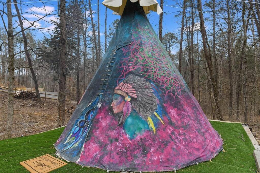 Enchanted Forest Cabin And Teepee! Lights & Laser Show! Private Hot Tub! Unique Stay! Sevierville Exteriér fotografie