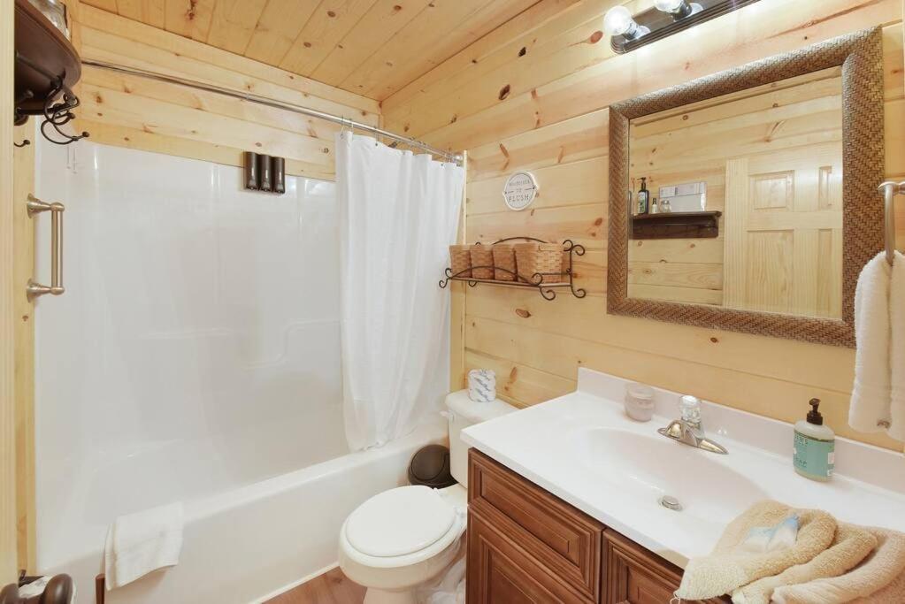 Enchanted Forest Cabin And Teepee! Lights & Laser Show! Private Hot Tub! Unique Stay! Sevierville Exteriér fotografie