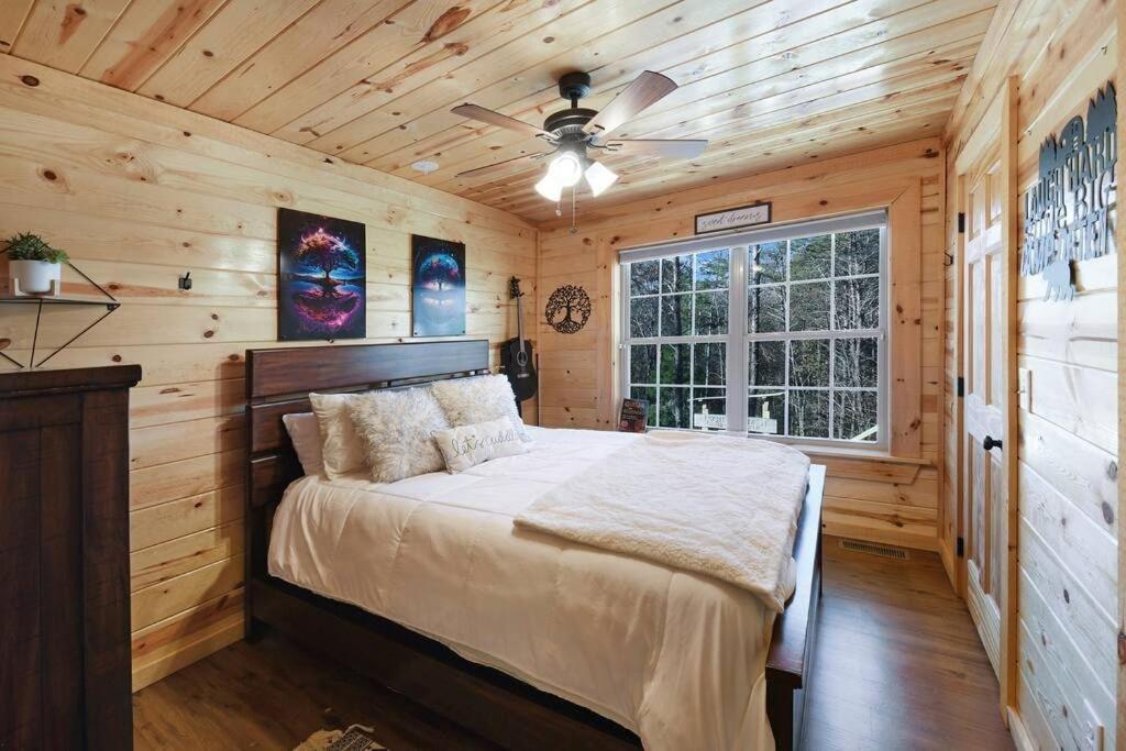 Enchanted Forest Cabin And Teepee! Lights & Laser Show! Private Hot Tub! Unique Stay! Sevierville Exteriér fotografie