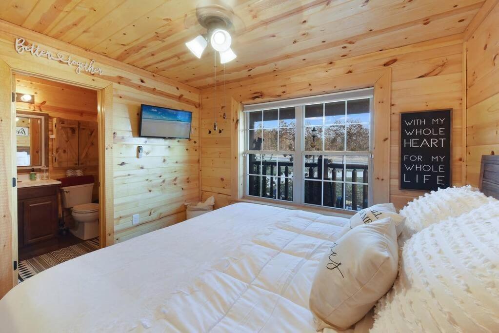 Enchanted Forest Cabin And Teepee! Lights & Laser Show! Private Hot Tub! Unique Stay! Sevierville Exteriér fotografie
